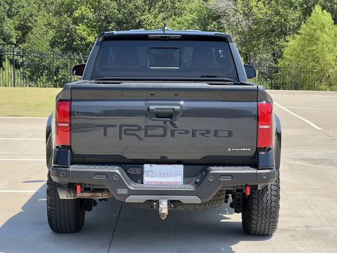 Used 2025 Toyota Tacoma TRD Pro AWD/4WD image 4