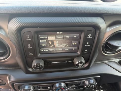 Used 2019 Jeep Wrangler Unlimited Sport S AWD/4WD image 19
