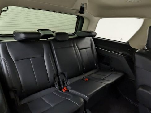 Certified 2024 Ford Expedition XLT image 39