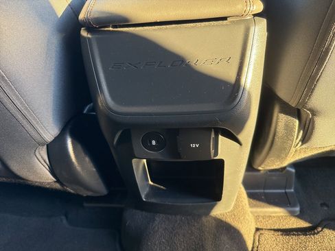 Used 2025 Ford Explorer Active image 28