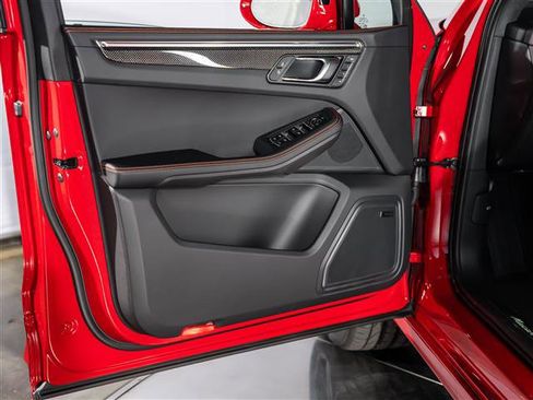 New 2026 Porsche Macan GTS image 22