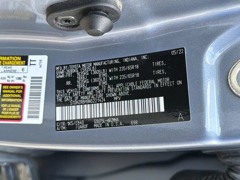Used 2022 Toyota Highlander XLE AWD/4WD image 30