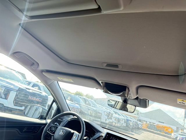 Used 2018 Honda Odyssey Elite image 13
