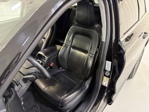 Used 2021 Lincoln Corsair FWD w/ Equipment Group 101A image 10