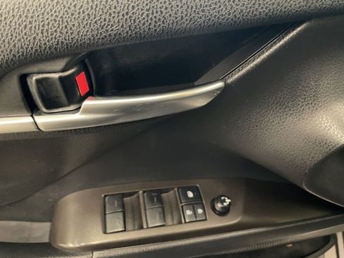 Used 2021 Toyota Camry SE image 17