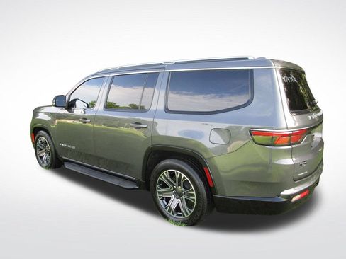 Used 2022 Jeep Wagoneer Series III AWD/4WD image 4