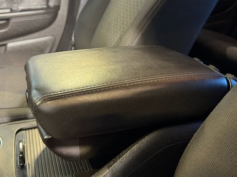 Used 2012 Chevrolet Traverse LT image 19