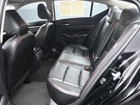 Used 2024 Nissan Altima 2.5 SR w/ SR Premium Package FWD image 10