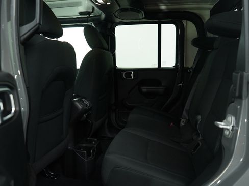Used 2021 Jeep Gladiator Sport image 17