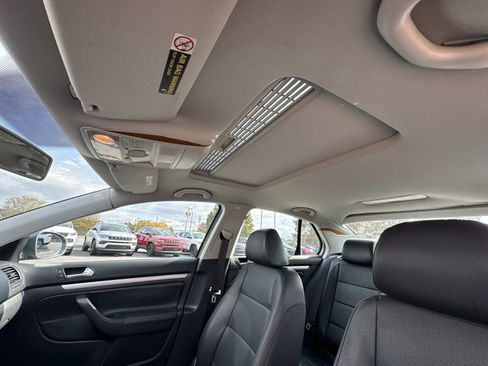 Used 2008 Volkswagen Jetta SEL image 31