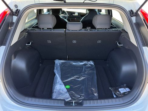 New 2026 Kia Niro LX FWD image 17