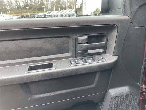 Used 2018 RAM 2500 Tradesman w/ Chrome Appearance Group image 11