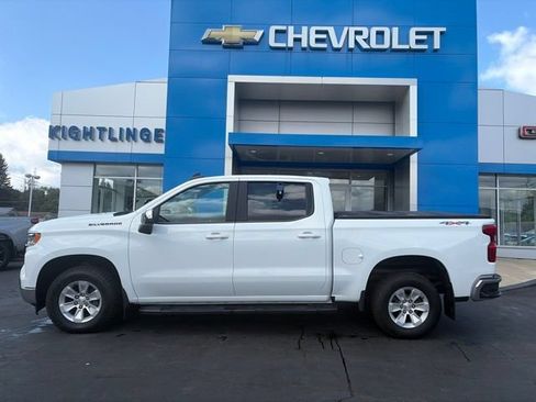 Used 2023 Chevrolet Silverado 1500 LT AWD/4WD image 3