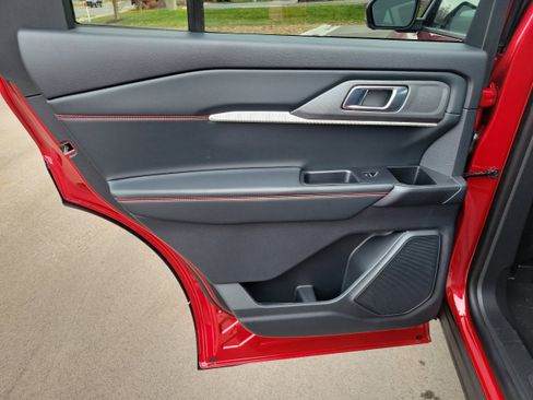 New 2026 Ford Explorer ST-Line w/ ST-Line Street Pack image 10