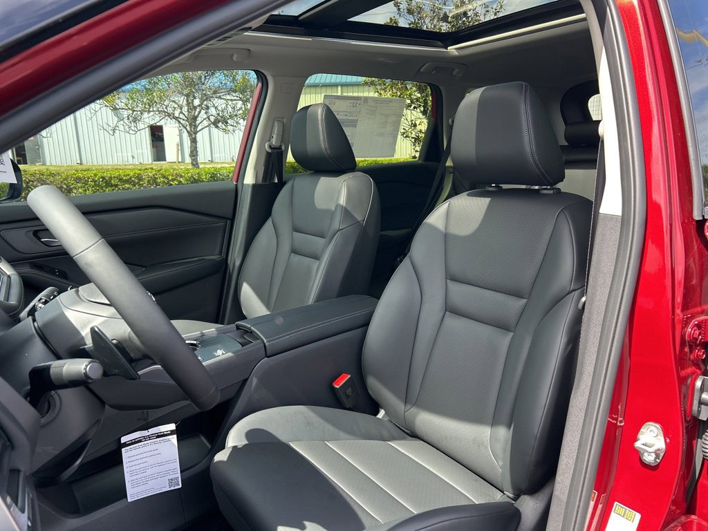 Used 2026 Nissan Rogue Dark Armor FWD image 20