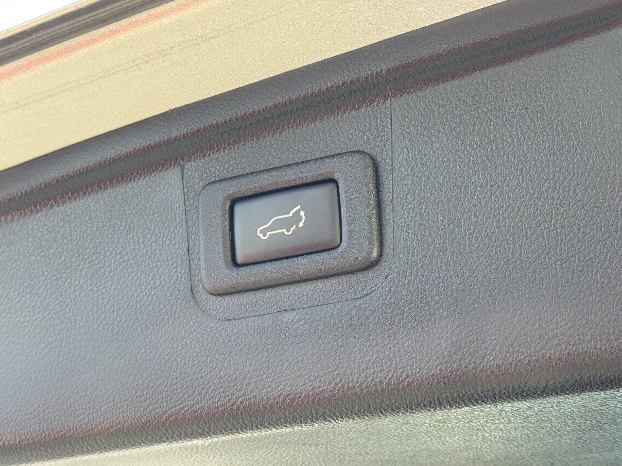 Used 2018 Subaru Outback 2.5i Limited AWD/4WD image 8