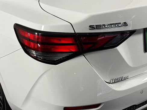 Used 2024 Nissan Sentra SV FWD image 36