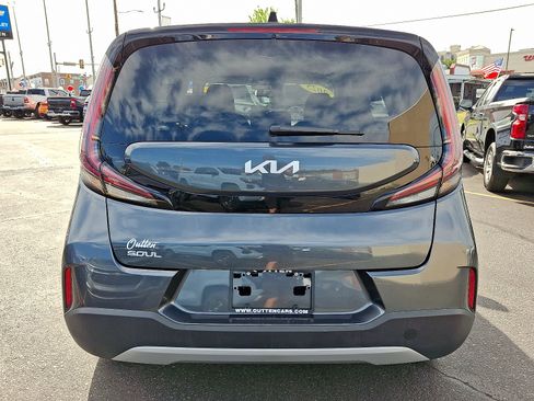 Used 2025 Kia Soul LX w/ LX Technology Package FWD image 4