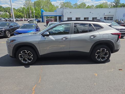 Used 2024 Chevrolet Trax LT w/ Driver Confidence Package FWD image 6
