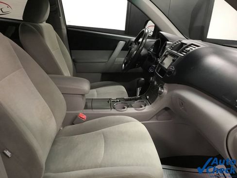 Used 2013 Toyota Highlander Plus AWD/4WD image 35