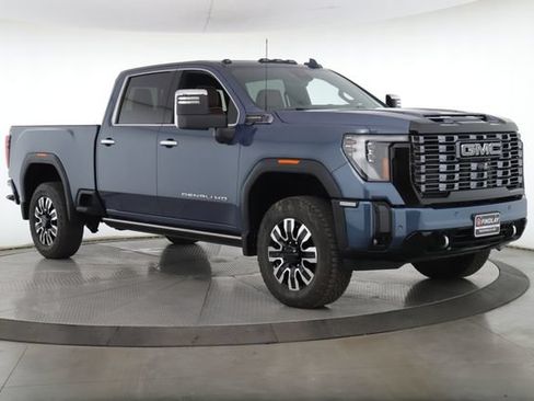 Used 2026 GMC Sierra 2500 Denali Ultimate w/ LPO, GMC Protection Package AWD/4WD image 2
