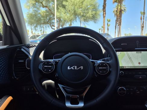 Used 2025 Kia Soul EX FWD image 16