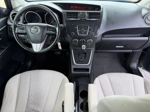 Used 2012 MAZDA MAZDA5 Touring w/ Moonroof & Audio Pkg FWD image 18