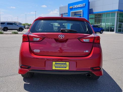 Used 2018 Toyota Corolla iM FWD image 7