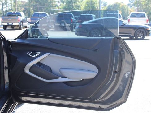 Used 2016 Chevrolet Camaro LT RWD image 26