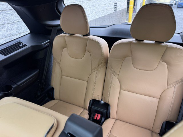 Used 2022 Volvo XC90 T6 Inscription w/ Lounge Package AWD/4WD image 9