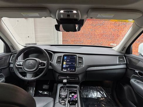 Used 2020 Volvo XC90 T6 Momentum image 13