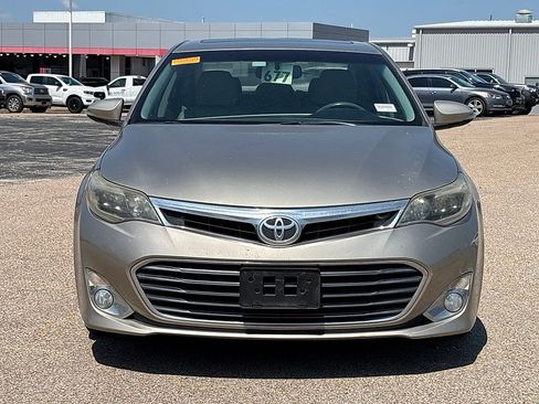 Used 2013 Toyota Avalon Limited FWD image 3