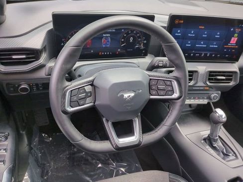 Used 2025 Ford Mustang Convertible image 14