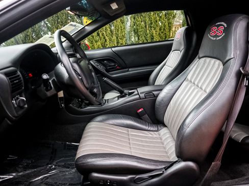 Used 2002 Chevrolet Camaro Z28 w/ SS Performance/Appearance Pkg image 16