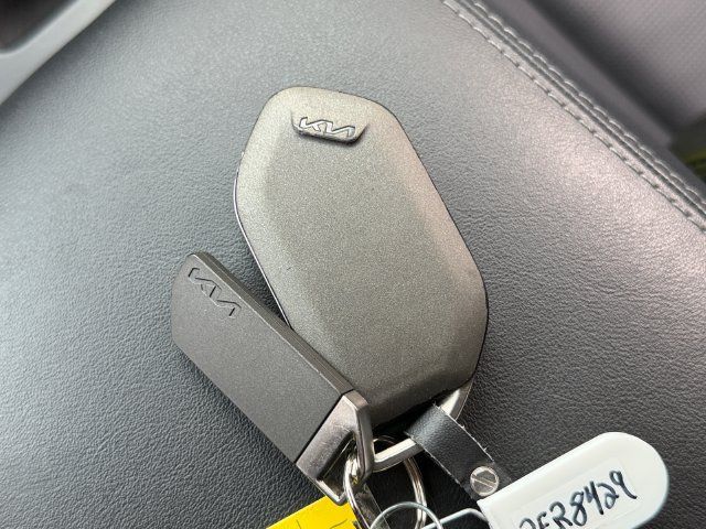 Used 2024 Kia Sorento S FWD image 33