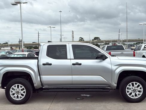 Certified 2025 Toyota Tacoma SR image 6