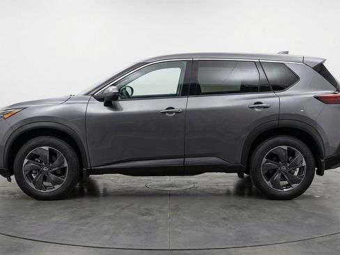 Used 2025 Nissan Rogue SV image 5