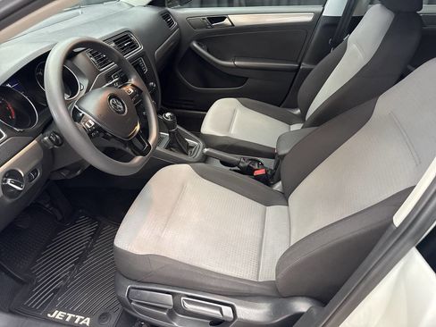 Used 2017 Volkswagen Jetta S image 17