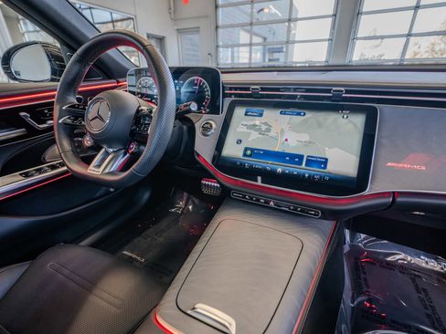 Used 2025 Mercedes-Benz E 53 AMG e 4MATIC Sedan image 19