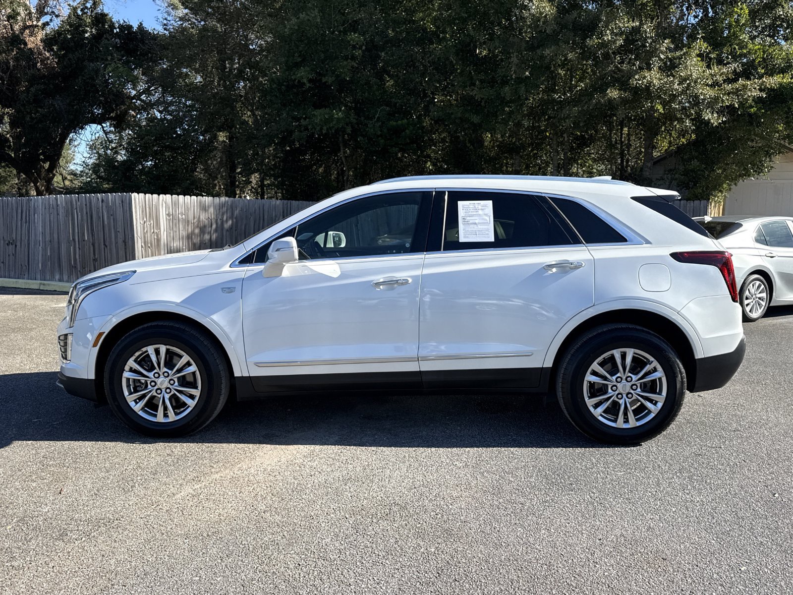 Used 2020 Cadillac XT5 Premium Luxury FWD image 2
