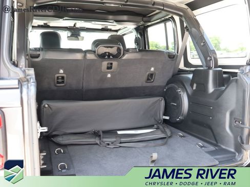 Used 2021 Jeep Wrangler Unlimited Sahara AWD/4WD image 15