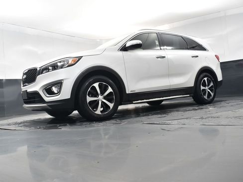 Used 2016 Kia Sorento EX image 24