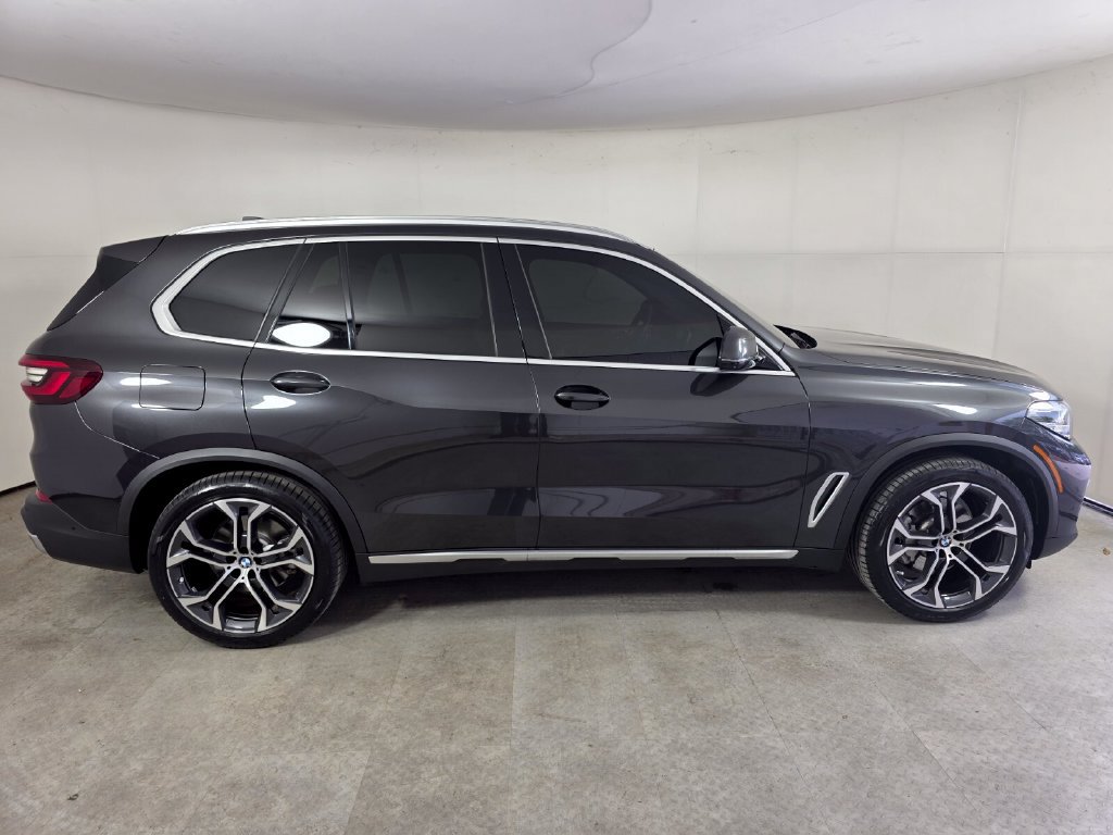 Used 2023 BMW X5 sDrive40i w/ Premium Package RWD image 3
