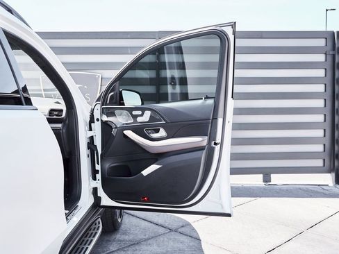 Used 2021 Mercedes-Benz GLS 63 AMG 4MATIC image 22