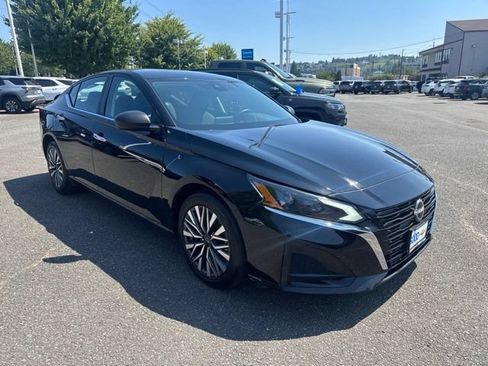Used 2024 Nissan Altima 2.5 SV FWD image 7