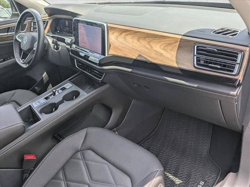 Used 2025 Volkswagen Atlas SE AWD/4WD image 20