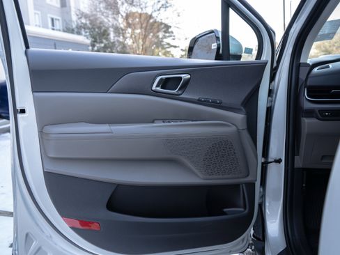 New 2026 Kia Carnival EX image 28