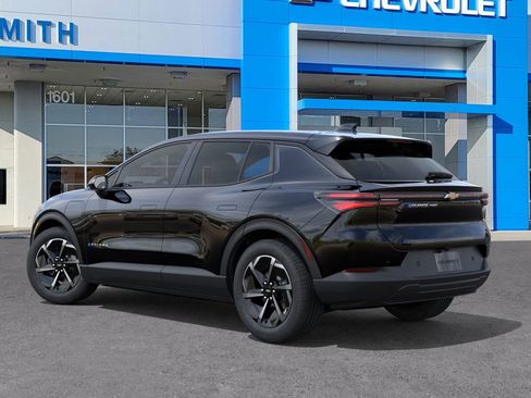 New 2026 Chevrolet Equinox EV LT image 3