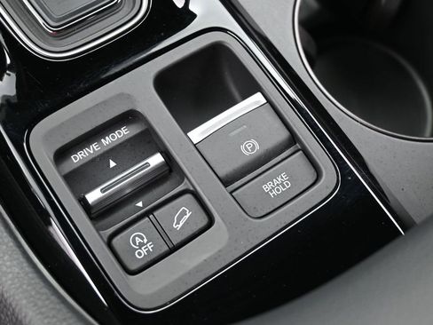 Used 2025 Honda Pilot TrailSport image 21