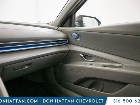 Used 2024 Hyundai Elantra SEL image 16